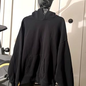 Essential pullover hoodie